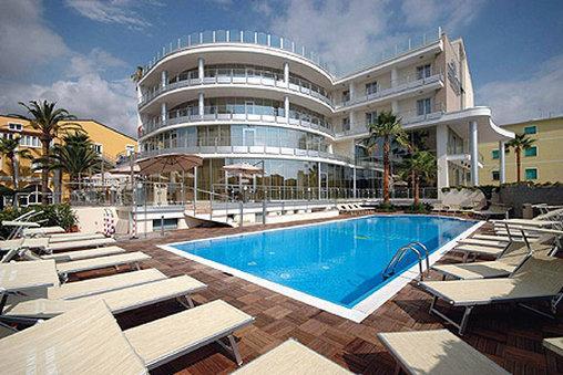 Mediterraneo Palace Hotel Amantea Esterno foto